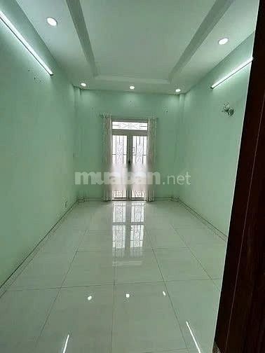 Cho thuê nhà MTNBộ 8m(XT) Trần Văn Hoàng, P.9, Q.Tân Bình giá 10tr