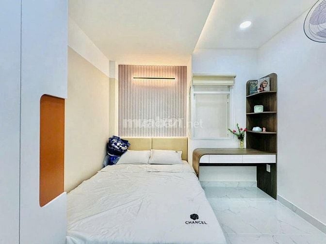 BÁN NHÀ NGỘP ĐƯỜNG THÍCH QUẢNG ĐỨC PHÚ NHUẬN GIÁ 2.4 TỶ CHO THUÊ 12TR