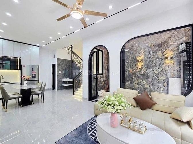 NHÀ HẺM XE HƠI Đ.HUỲNH TỊNH CỦA, QUẬN 3 Chủ NGỘP MONG RA HÀNG SỚM 