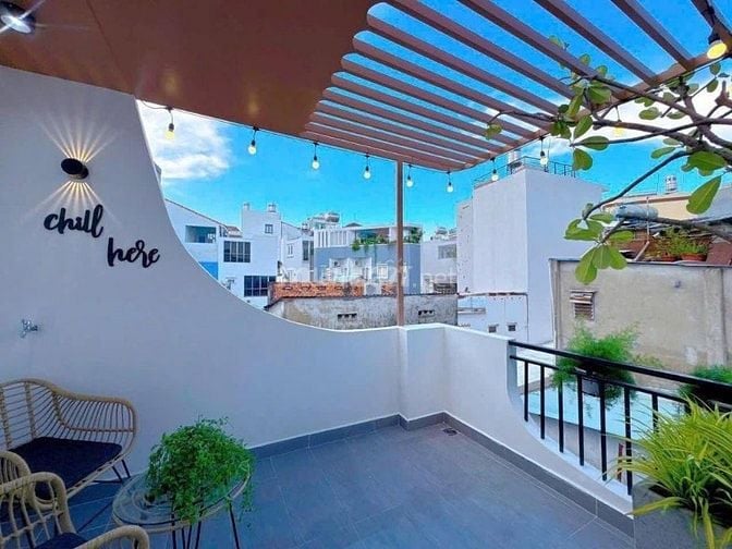 BÁN NHÀ NGỘP ĐƯỜNG THÍCH QUẢNG ĐỨC PHÚ NHUẬN GIÁ 2.4 TỶ CHO THUÊ 12TR