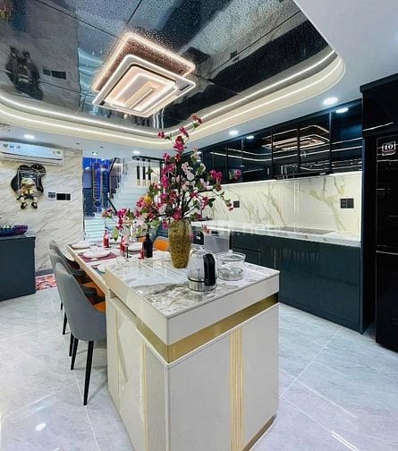 Chủ Nhà Kẹt Tiền – Bán Gấp Nhà Tô Hiến Thành, Q.10 – Chỉ 2 Tỷ 560 🔥