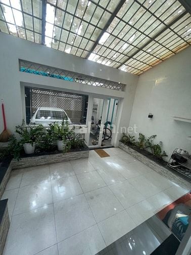 Siêu phẩm 3 tầng- xe hơi vào nhà-5*33m giá chỉ nhỉnh 9 tỷ