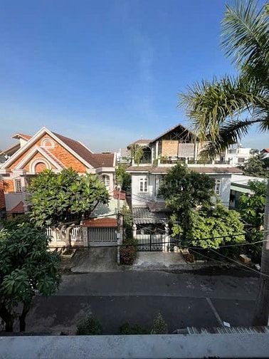 GIẢM 10 TỶ BÁN CHIA TÀI SẢN KHUÔN ĐẤT BIỆT THỰ SÂN VƯỜN- 18X18M