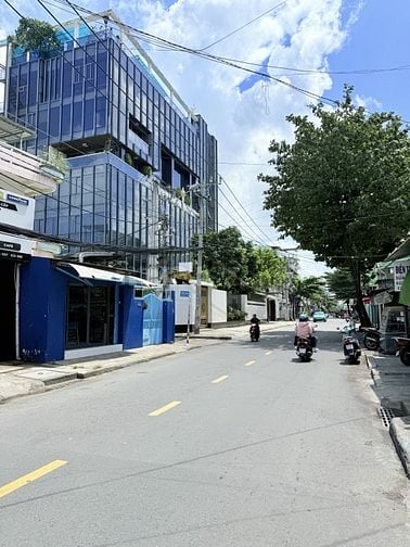 Nhà Ngang 7M, Ngay Âu Cơ, Giáp Tân Bình, Hẻm Xe Hơi, 110M2,Chỉ Hơn 8 T