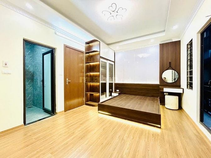 NHÀ MỚI KÍNH KOONG - GẦN Ô TÔ - FULL NỘI THẤT -  30M 5 TẦNG GIÁ 6,8 TỶ