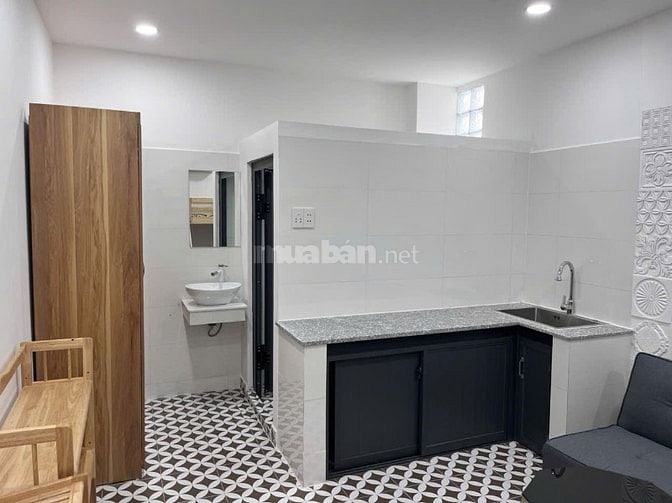 Cần bán gấp nhà Mặt tiền Trung tâm gò vấp. Dt: 7.5x18m . 5 lầu