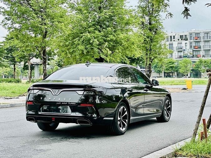 VinFast Lux A2.0 Plus Đen 2022 - 28000 km