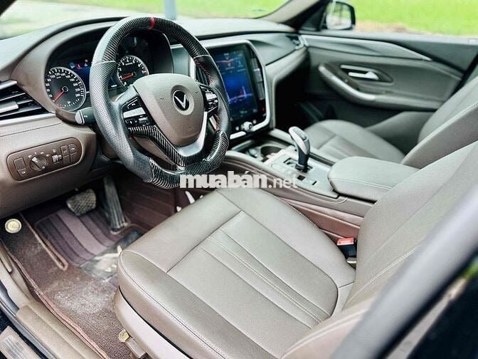 VinFast Lux A2.0 Plus Đen 2022 - 28000 km
