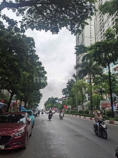 Cho thuê gấp nhà mặt phố TÂN MAI 5 tầng mặt tiền 6m 18tr vào ngay