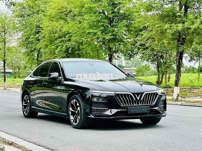 VinFast Lux A2.0 Plus Đen 2022 - 28000 km