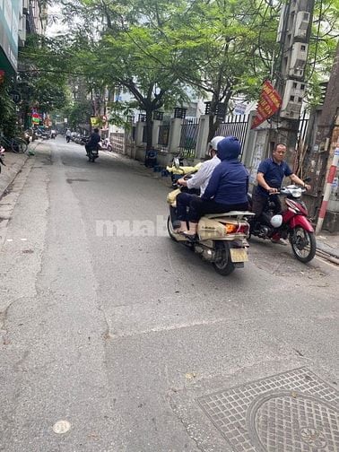 Nhà 250m2 xây biệt thự 4T phố Thái Hà,mặt tiền 7.5m,sổ vuông,79 tỷ