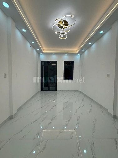 Mình chính chủ cần bán căn nhà 18/19trần văn khánh
