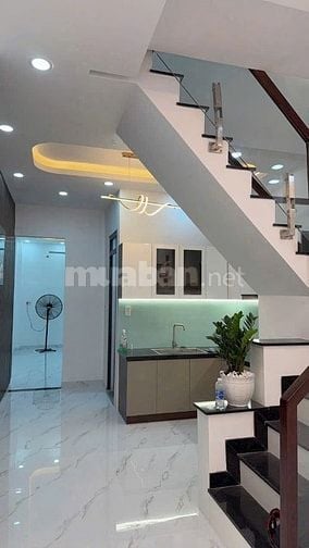 Mình chính chủ cần bán căn nhà 18/19trần văn khánh