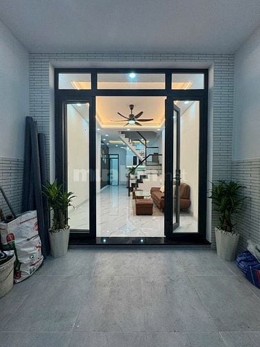 Mình chính chủ cần bán căn nhà 18/19trần văn khánh