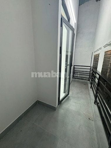 Mình chính chủ cần bán căn nhà 18/19trần văn khánh