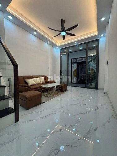 Mình chính chủ cần bán căn nhà 18/19trần văn khánh