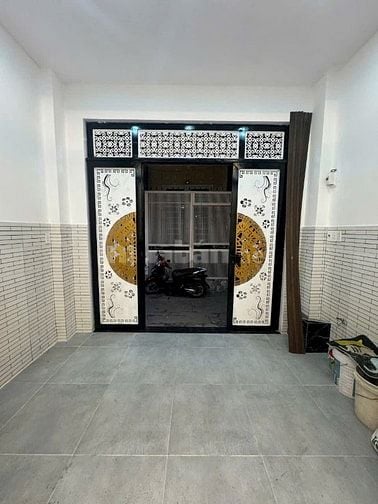 Mình chính chủ cần bán căn nhà 18/19trần văn khánh