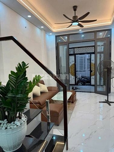 Mình chính chủ cần bán căn nhà 18/19trần văn khánh