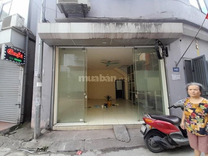 Cần cho thuê cửa hàng mặt phố Chùa Quỳnh, số nhà 161, gần ngã ba