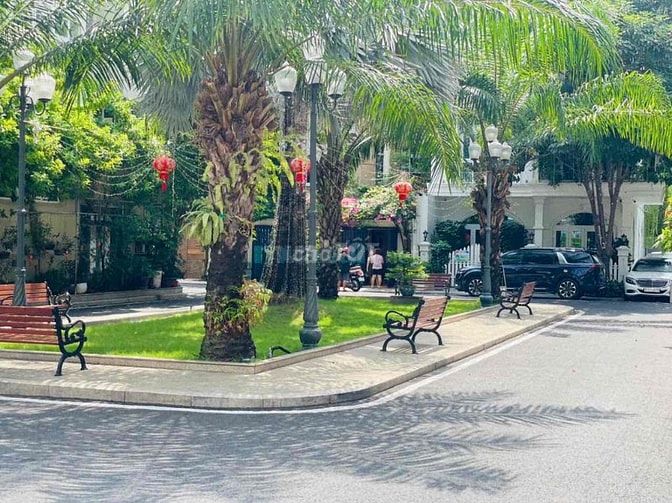 Bán nhà khu biệt thư chữ U đường Cộng Hòa, 4x16m,4 Tầng,Giá:16.8 tỷ TL