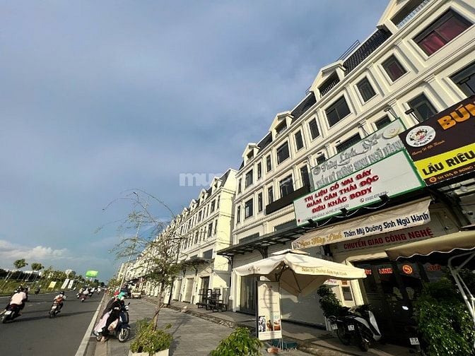 Sang spa 4 tầng cao cấp ngay khu đô thị Lakeview City – TP Thủ Đức, mặ