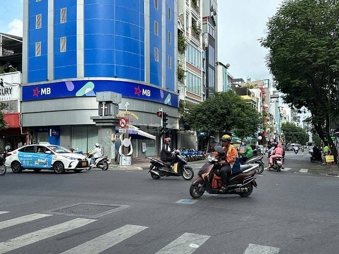 Nhà hẻm 10m Cao Thắng ngay chợ ngang 6.5m 7lầu 163m2 16P TN100tr 55 tỷ
