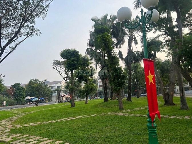 Bán nhanh nền Biệt thự Hưng Phú 10*18m, đường 20m giá 80 tr/m2 