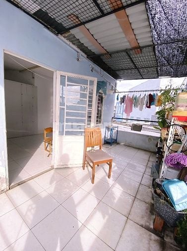 Share phòng trọ trong nhà nguyên căn, cách đường CMT8 chừng 50m