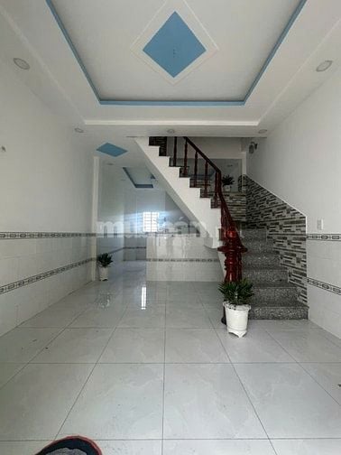 Nhà đẹp 1trệt 1lầu, 2PN, KDC gần ngã 3 Mỹ Hạnh, Giá hơn 550tr nhận nhà