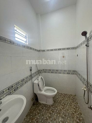 Nhà đẹp 1trệt 1lầu, 2PN, KDC gần ngã 3 Mỹ Hạnh, Giá hơn 550tr nhận nhà