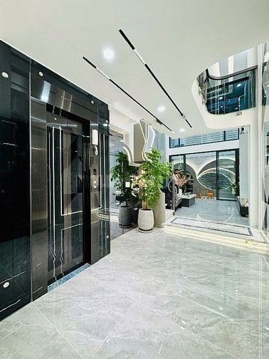 Nhà có thang máy 3tầng, dt68m2 nhà siêu đẹp giá 5ty4 sổ hồng riêng   