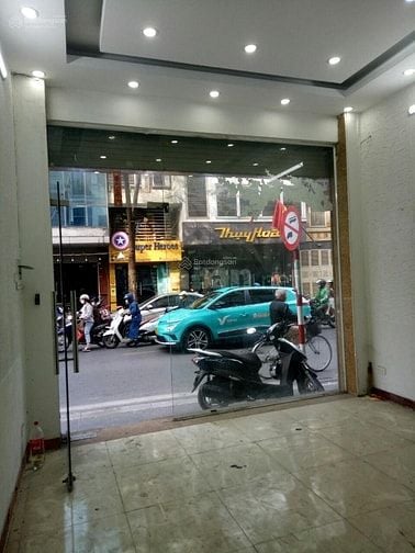 Cho thuê cửa hàng ,kho mặt phố chợ Xuân La , Lạc long Quân 70m2 , 8t