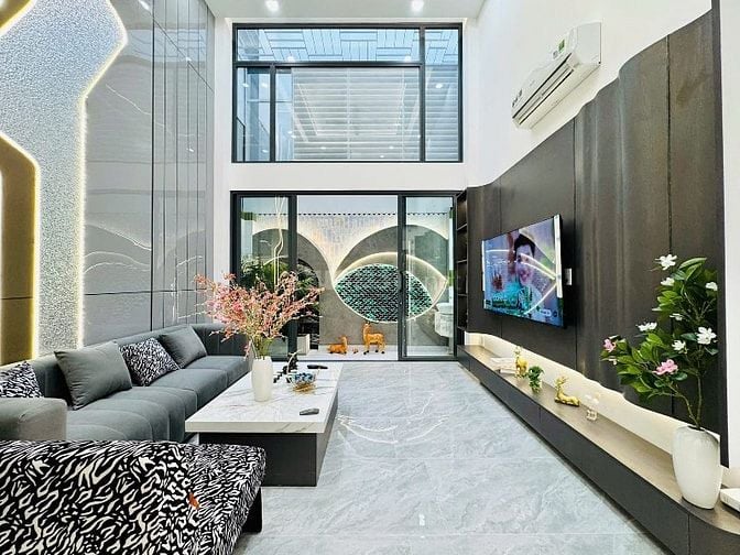Nhà có thang máy 3tầng, dt68m2 nhà siêu đẹp giá 5ty4 sổ hồng riêng   