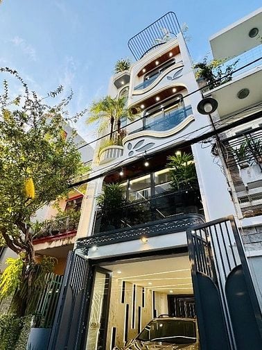 Nhà có thang máy 3tầng, dt68m2 nhà siêu đẹp giá 5ty4 sổ hồng riêng   