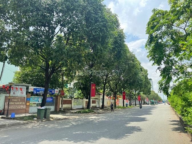 Bán đất Quận 2 đường 40m giá rẻ như cho