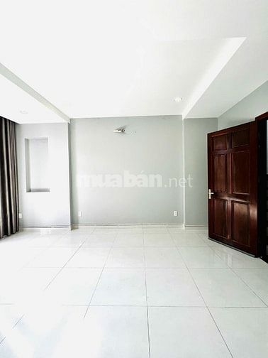 Cho thuê nhà nguyên căn 1 trệt 1 lửng  2 lầu , sân thượng trước sau