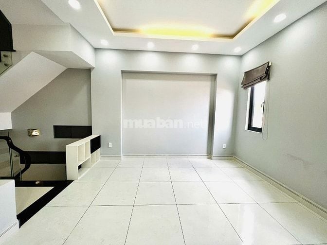 Cho thuê nhà nguyên căn 1 trệt 1 lửng  2 lầu , sân thượng trước sau