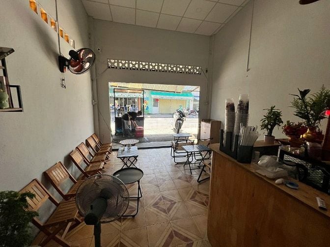 Sang quán cà phê mặt tiền Dương Đình Hội giá rẻ chỉ 70tr