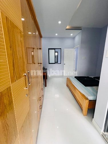 Nhà 2 tầng quận 7, HXH 4 chỗ, tặng nội thất, 4x16m, nhỉnh 6 tỷ