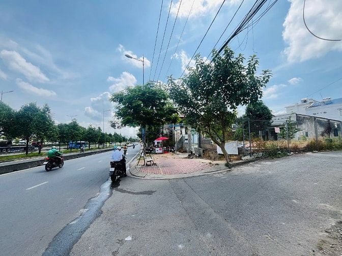 Bán đất 2 mặt tiền Xa Lộ Hà Nội phường Hiệp Phú Quận 9 giá 63 tỷ