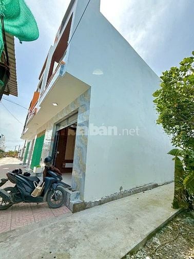 NHÀ ĐẸP 1 TRỆT 1 LẦU CHỢ TRUNG THÀNH - CẦN GIUỘC - LONG AN