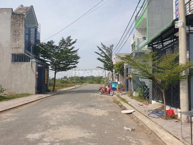 Bán đất chính chủ chỉ  1.93 tỉ / lô 52m2 Ng V Ngọc dg 8, P Long Phước.