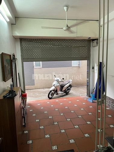 Cho thuê nhà tại ngõ 75 Ngọc Thuỵ, ngay gần chân cầu Long Biên