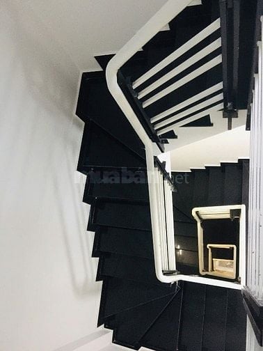 Bán nhà trung tâm Quận 1, giá 6,8 tỷ, 3PN & 5WC, công chứng ngay
