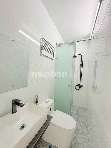 NHÀ ĐẸP NGAY TẠI LÊ QUANG ĐỊNH - SÁT MẶT TIỀN - 3PN - SỔ NỞ HẬU