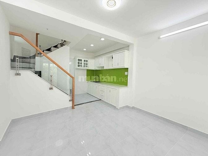 NHÀ ĐẸP NGAY TẠI LÊ QUANG ĐỊNH - SÁT MẶT TIỀN - 3PN - SỔ NỞ HẬU
