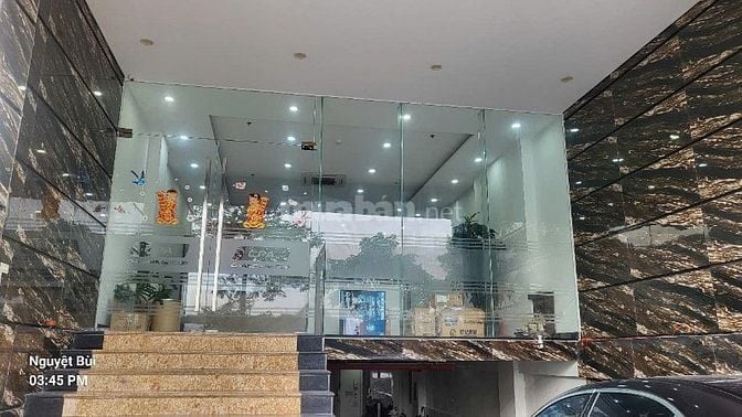 Cho thuê tầng 1 và 8 làm văn phòng