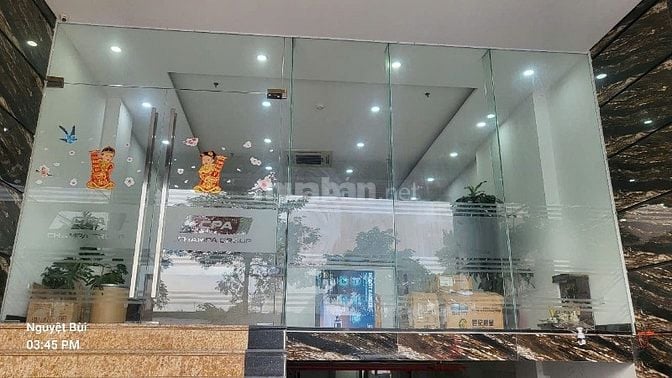 Cho thuê tầng 1 và 8 làm văn phòng