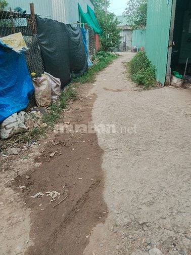 Cho thuê nhà nguyên căn diện tích 5x18, có gác lửng, toilet, sân để hơ