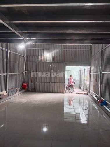 Cho thuê nhà nguyên căn diện tích 5x18, có gác lửng, toilet, sân để hơ